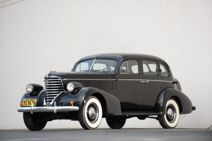  Oldsmobile Six Touring Sedan 1938 года  (фото 1 из 5)